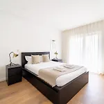 Antonio Marinho By House And People