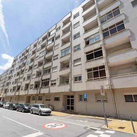 Antonio Marinho By House And People